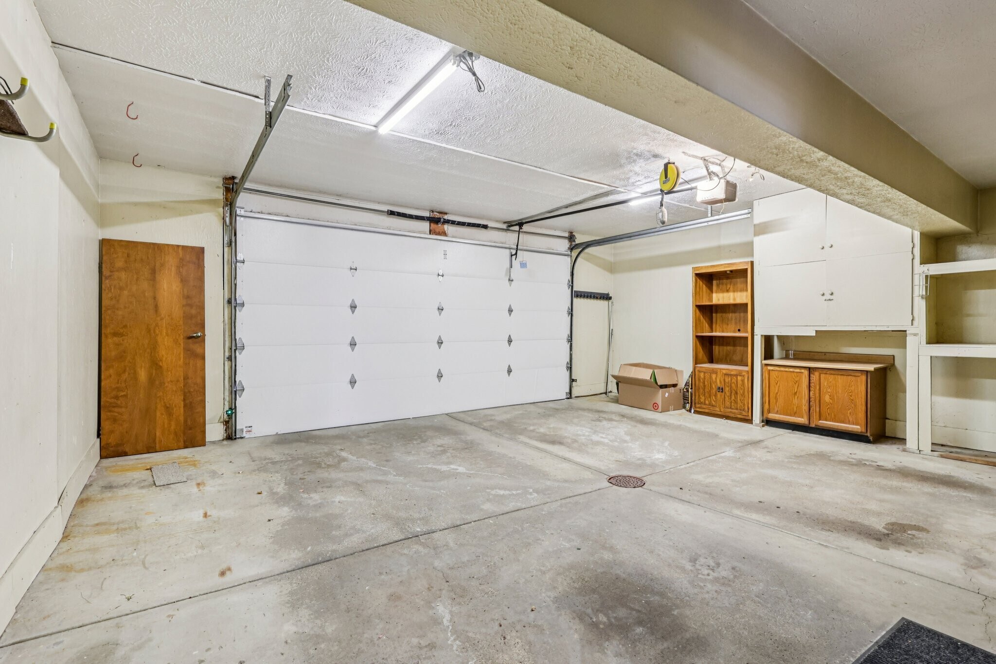 Building Photo - 6235 Sunnywood Dr