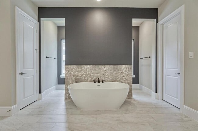 Building Photo - 12907 Mustang River Dr