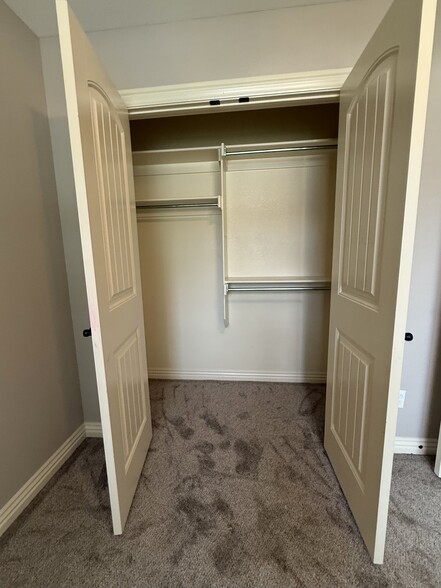 Building Photo - 6405 S 49th St