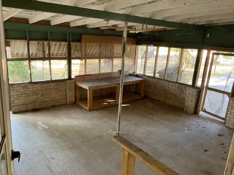 Building Photo - 122 W Birch St