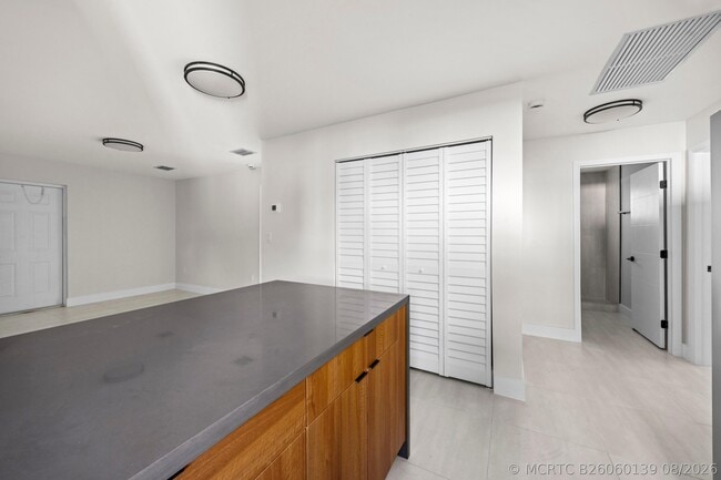 Building Photo - 1181 NW 66th St
