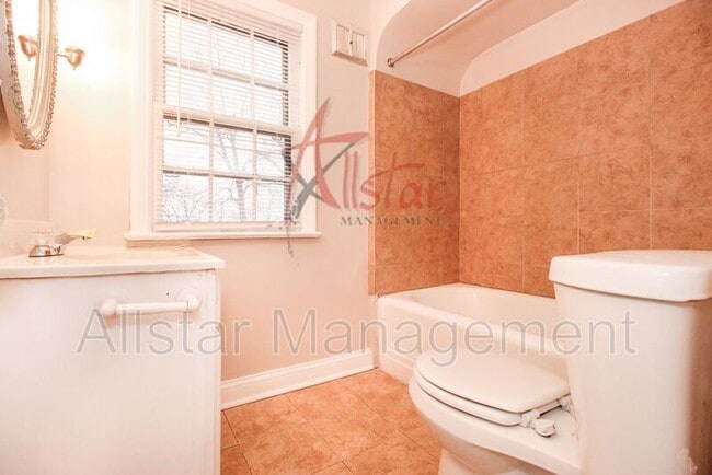 Building Photo - 3801 Woodridge Rd