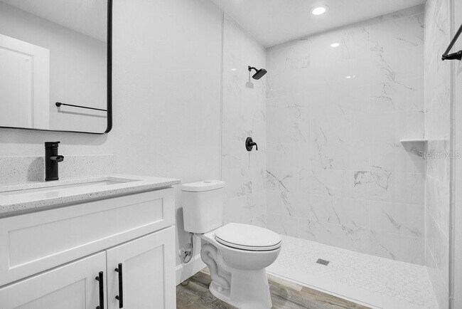 Building Photo - 27 Pine Trace Run