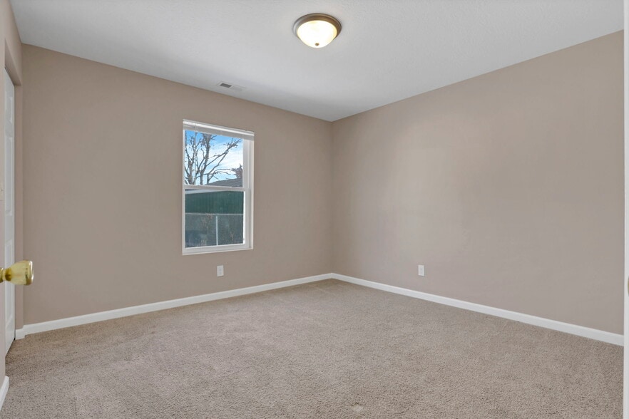 Building Photo - 98 Burt Ave