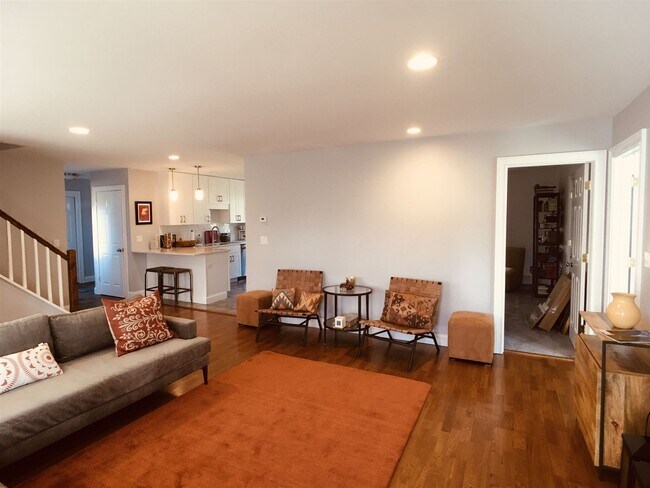 Building Photo - 122 High Meadow Way