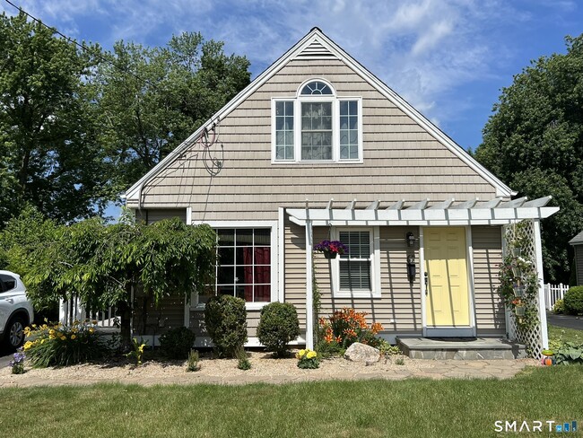 Building Photo - 67 Rockwell Ave