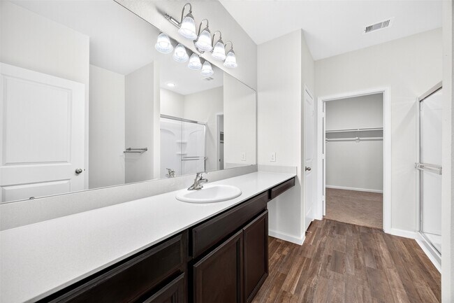 Building Photo - 1024 Banyon Tree Ln