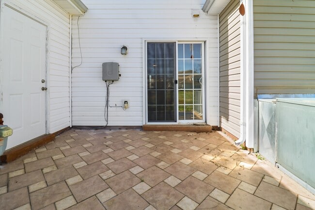 Building Photo - 106 Alexander Blvd