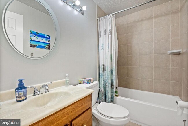 Building Photo - 13847 Lord Fairfax Pl