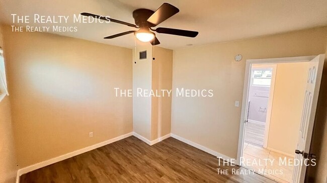 Building Photo - 6216 Lake Underhill Rd