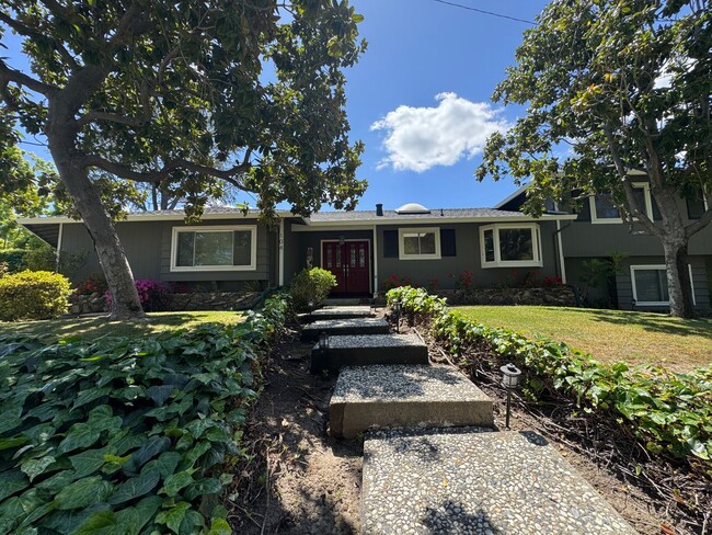 Primary Photo - Beautiful house with backyard pool in Los ...