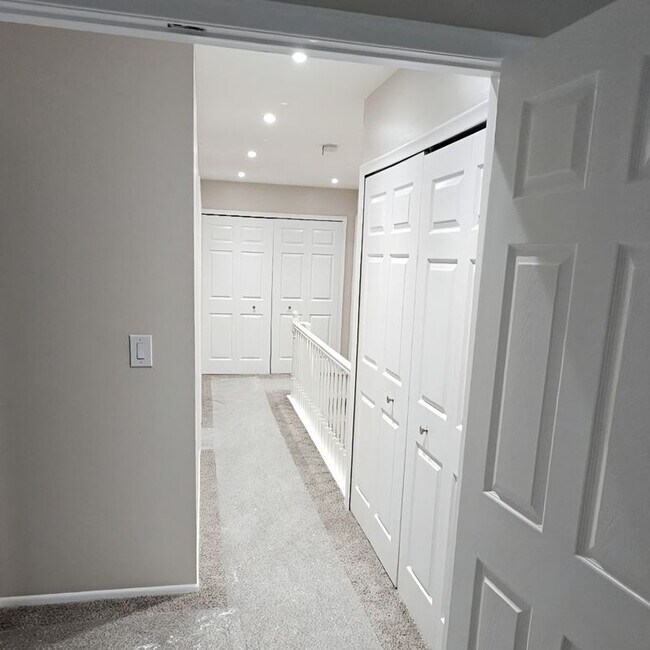 Building Photo - 28618 Balmoral Way