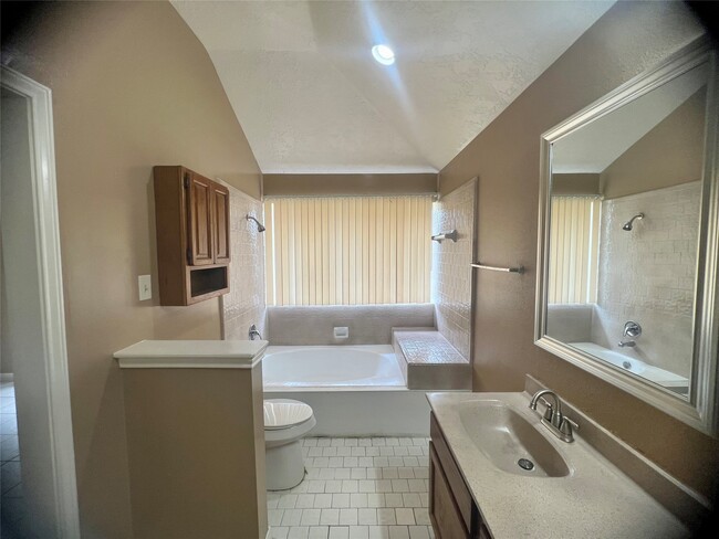 Building Photo - 7831 Redgate Cir
