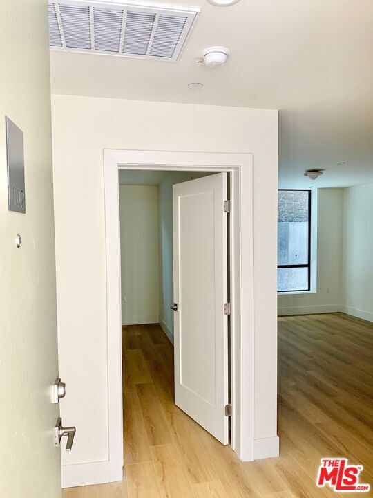 Building Photo - 1822 Overland Ave