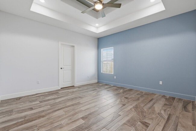 Building Photo - 16584 Barnes Ct