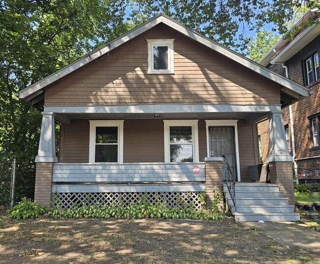 Primary Photo - 576 Blaine Ave