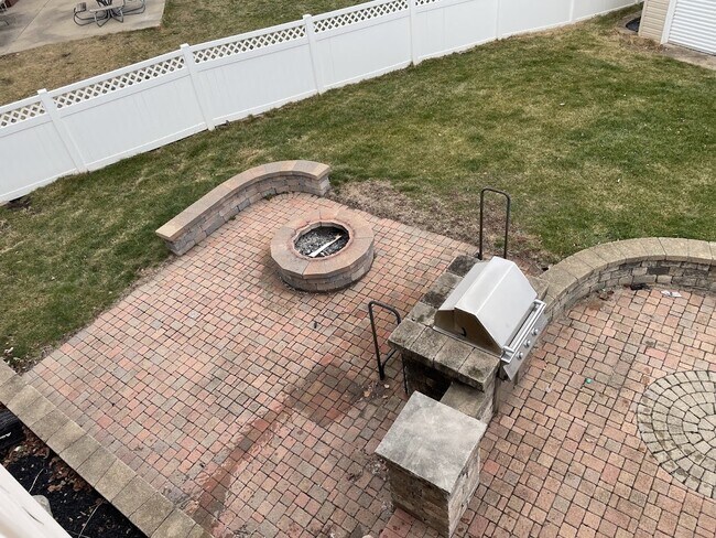 Building Photo - 706 Ferret Crossing