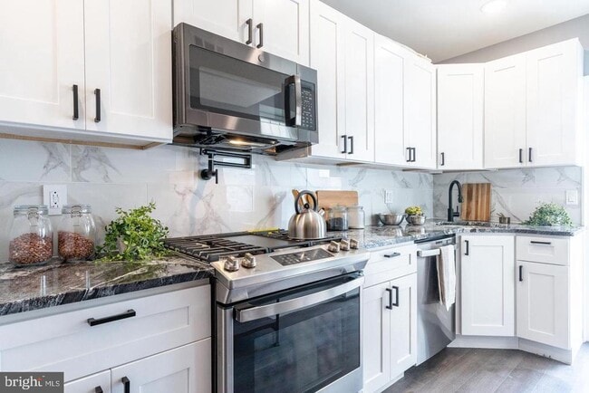 Building Photo - 2536 N Lee St