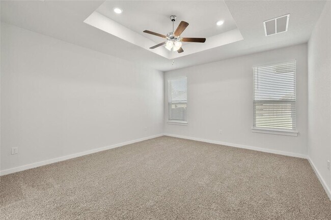 Building Photo - 113 Shadow Oak Cv