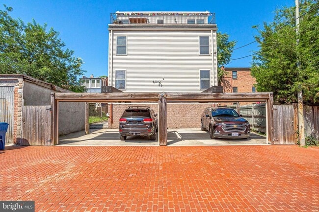 Building Photo - 315 12th St NE