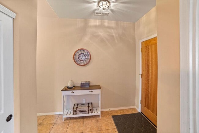 Building Photo - 603 Brookline Loop