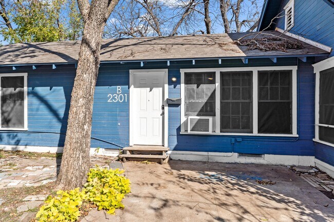 Building Photo - 2301 N 16th St