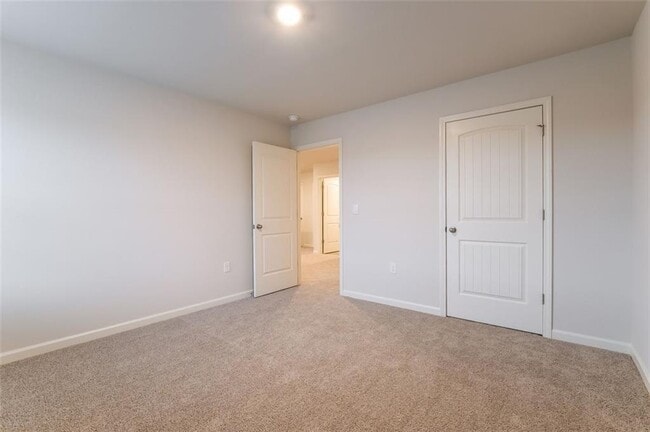 Building Photo - 14 Canterbury Vly