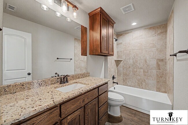 Building Photo - 1324-1328 White Sand Dr