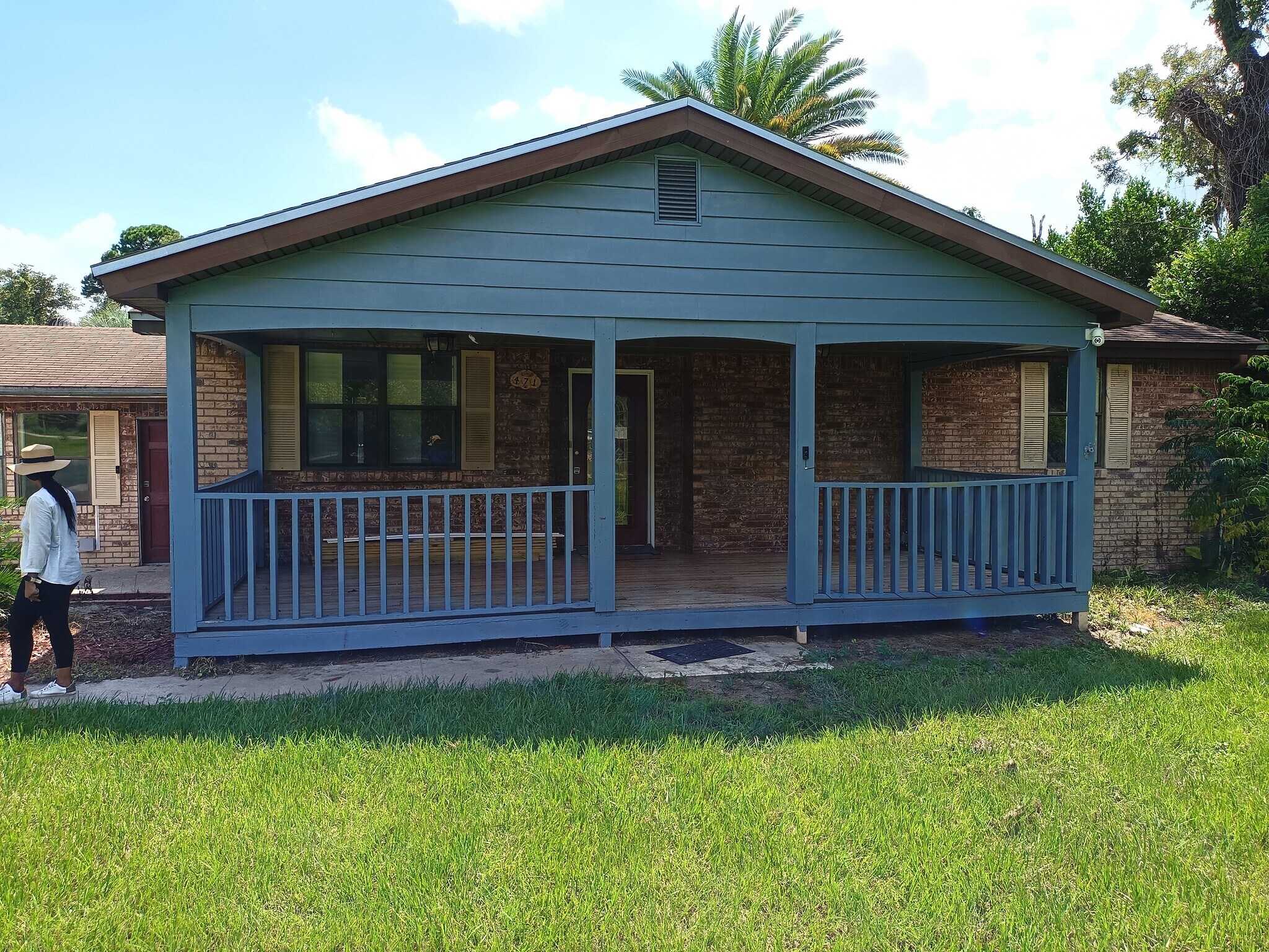 Building Photo - 471 Logan Ave