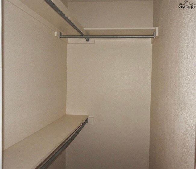 Building Photo - 405 Swenson St