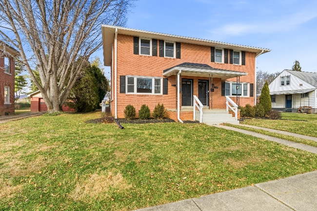 Building Photo - 707 Fairview Ave