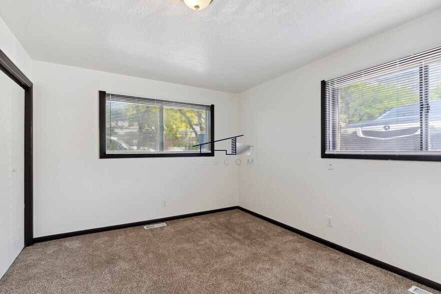 Building Photo - 1014 7th St