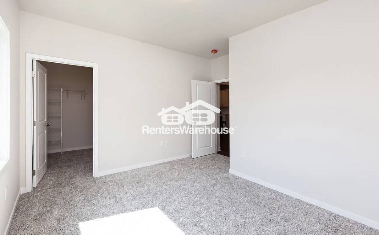 Building Photo - 3639 NE Kara Ln