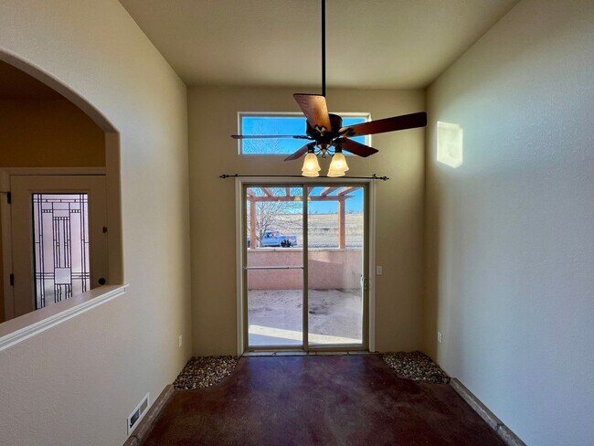 Building Photo - 5807 Zinfandel St