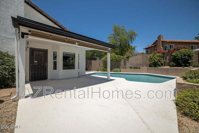 Building Photo - 16023 N 48th Pl