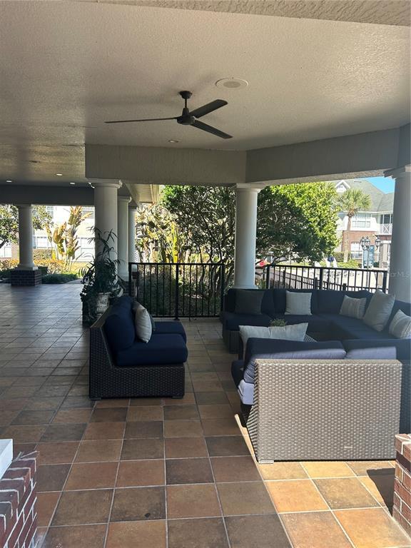 Building Photo - 11811 Estates Club Dr