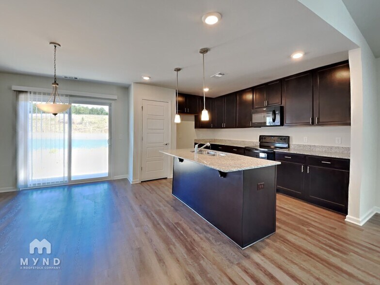 Building Photo - 120 Dasher Dr