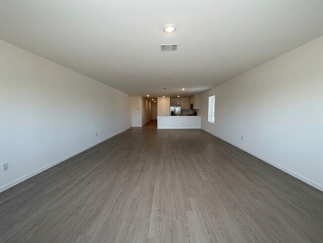Building Photo - 401 Meadows Ln