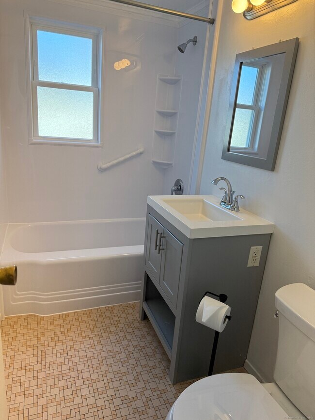 Building Photo - 69 Hope St