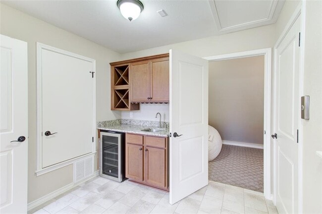 Building Photo - 224 Adams St