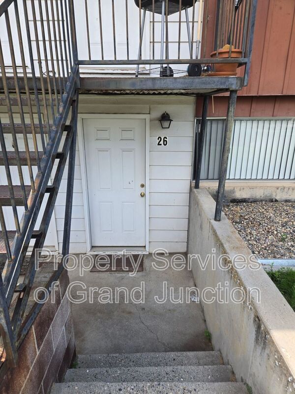 Building Photo - 2857 Elm Cir
