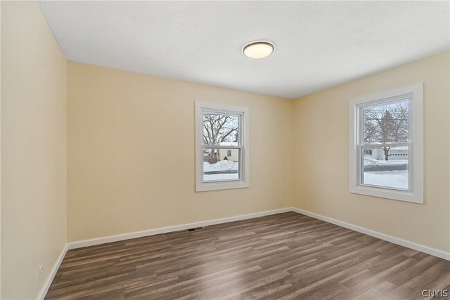 Building Photo - 429 Beechwood Ave