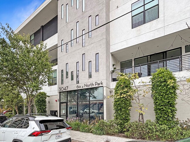Building Photo - Modern 2BD/2BA Condo in North Park W/ High...
