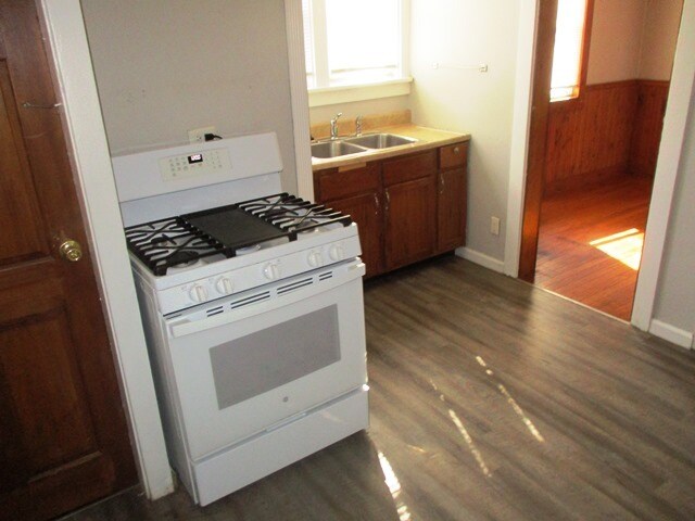 Building Photo - 1019 W Taylor St