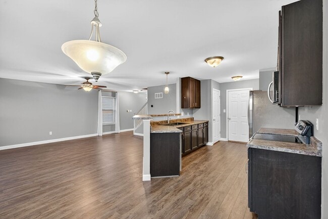 Building Photo - Charming 4-Bedroom Home in Springhurst Com...
