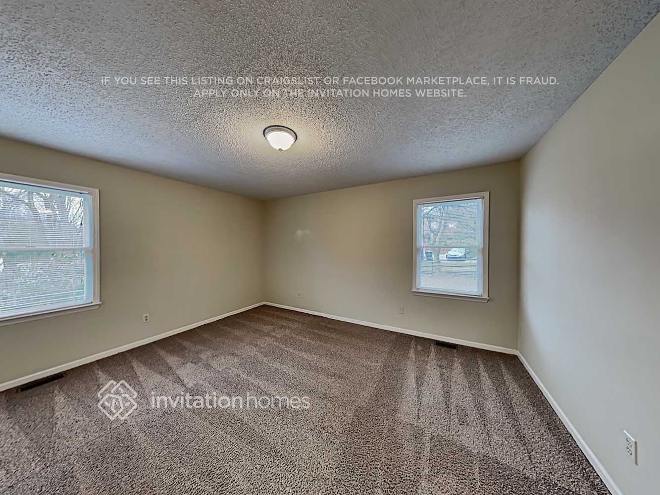 Building Photo - 2620 Woodcrest Dr SW