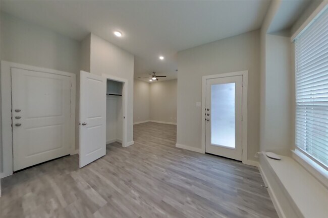 Building Photo - 4908 San Fabiano Ct