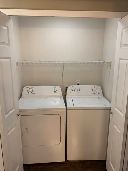 1b1b - 16049 SE Caruthers St