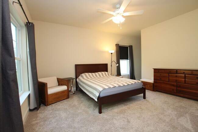 Building Photo - Maintenance Free Living!