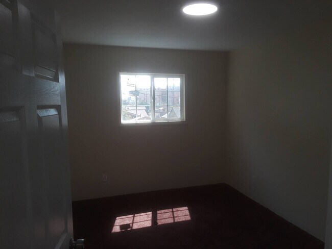 Recess lights - 1640 W Vernon Ave